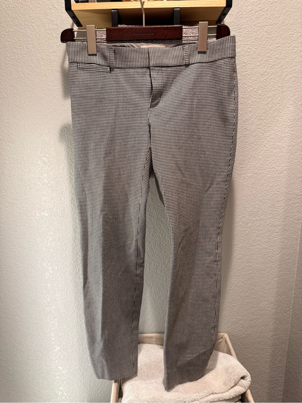 Banana Republic Men's Black & White Micro Houndstooth Dress Pants